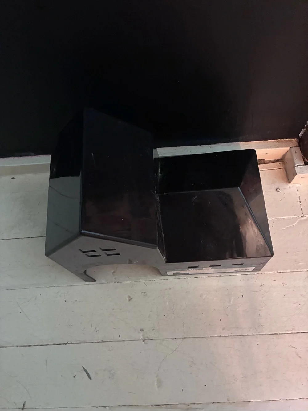 Full Cheeks™ Small Pet Tower Hideaway